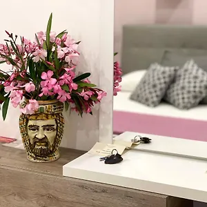 Domus Cuseni Holiday home